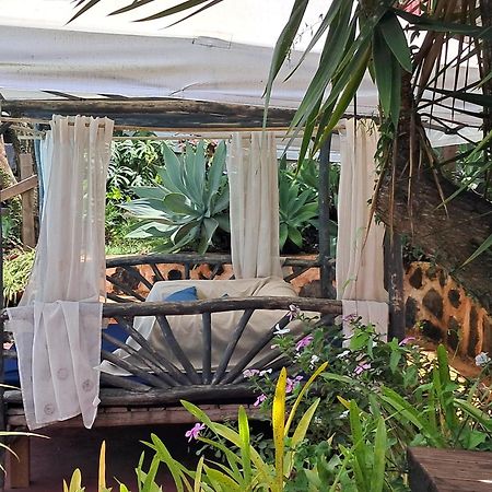 Les Bungalows De La Kazouale 圣勒 外观 照片
